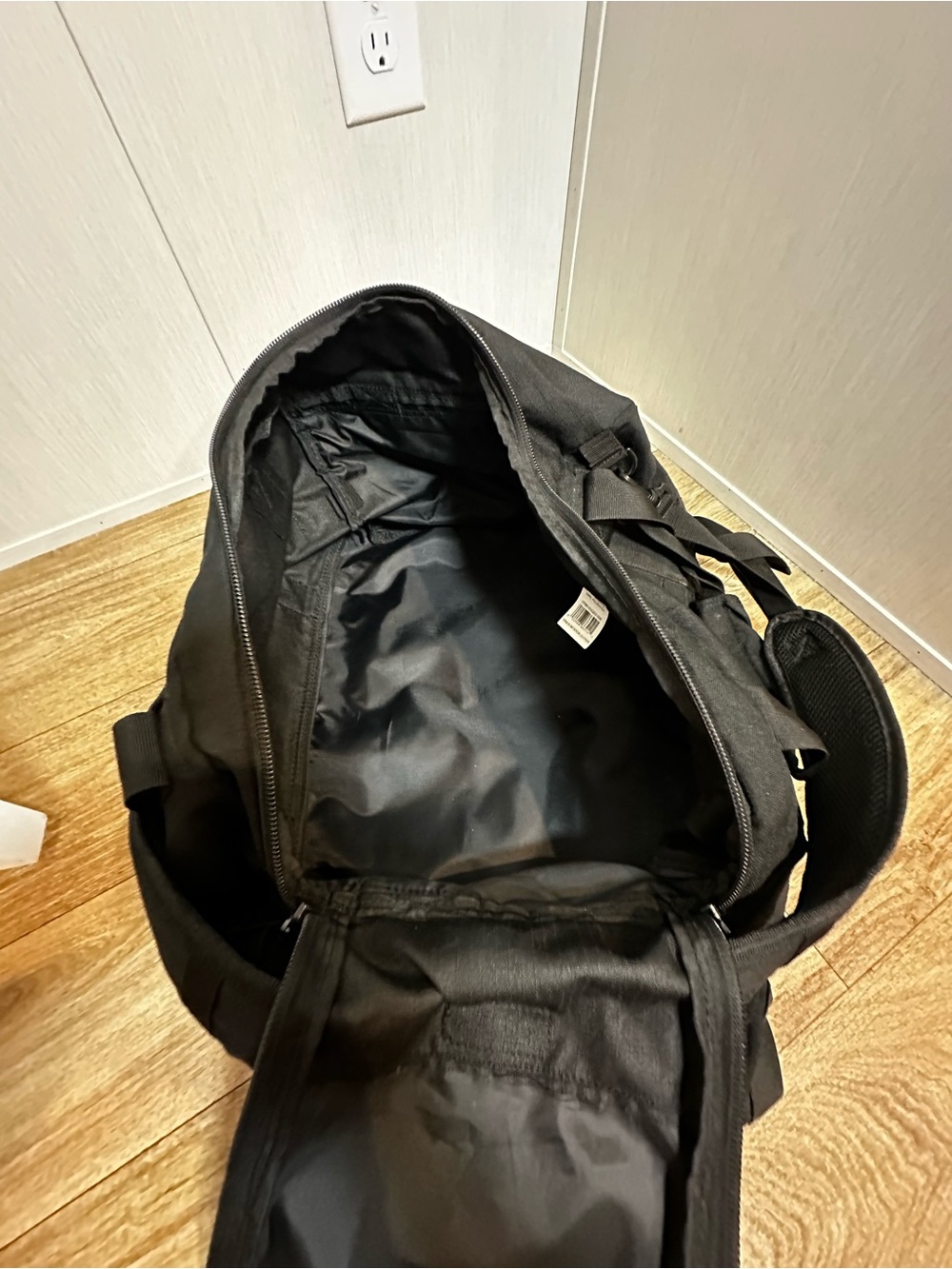 Sog Black Tactical Duffel with MOLLE Webbing - Picture 7 of 8